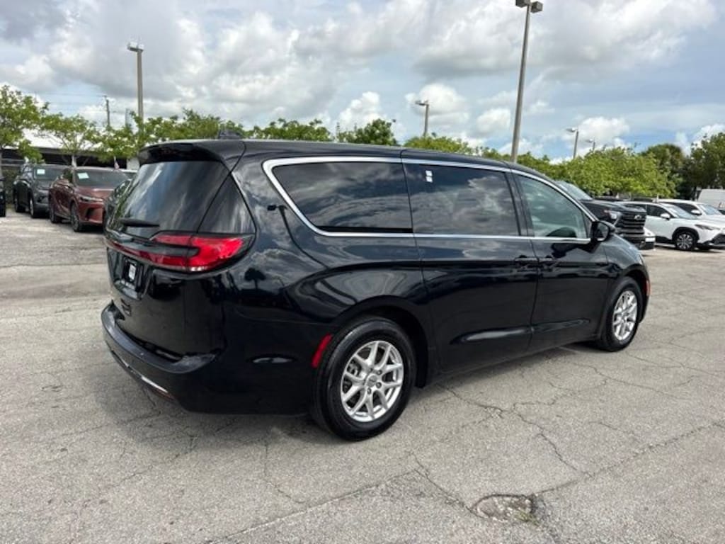 Used 2024 Chrysler Pacifica Touring L Van Passenger Van