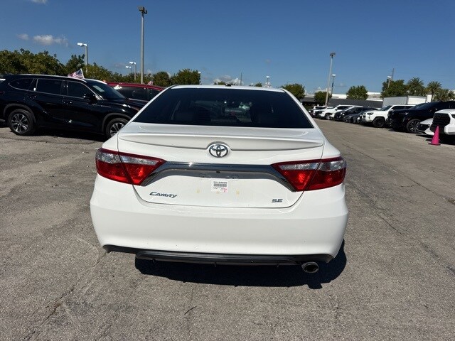 2017 Toyota Camry LE photo 4