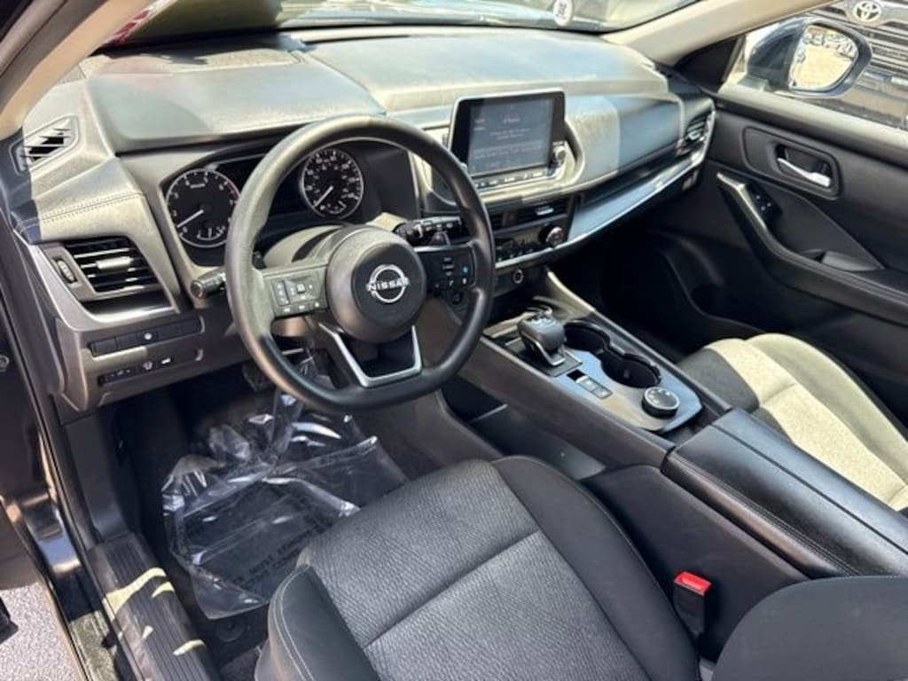 Used 2024 Nissan Rogue SV SUV