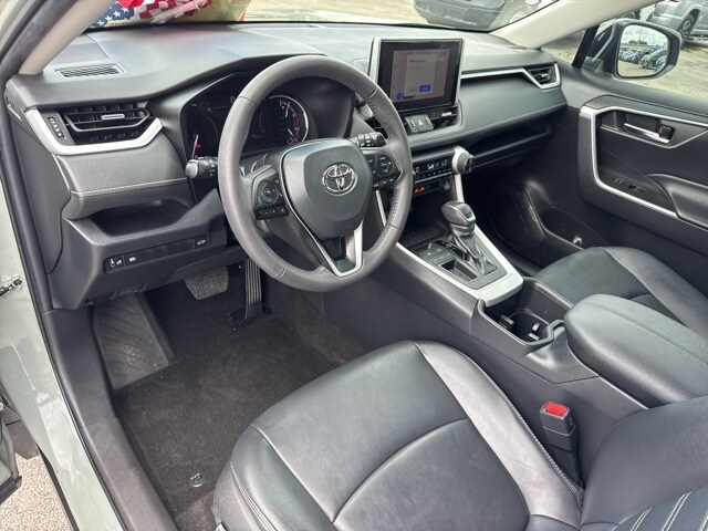 2023 Toyota RAV4 XLE Premium photo 2