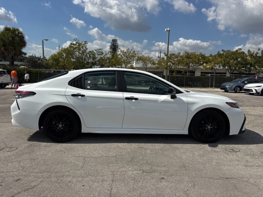 Used 2022 Toyota Camry SE Sedan
