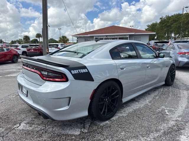 2022 Dodge Charger Scat Pack photo 3