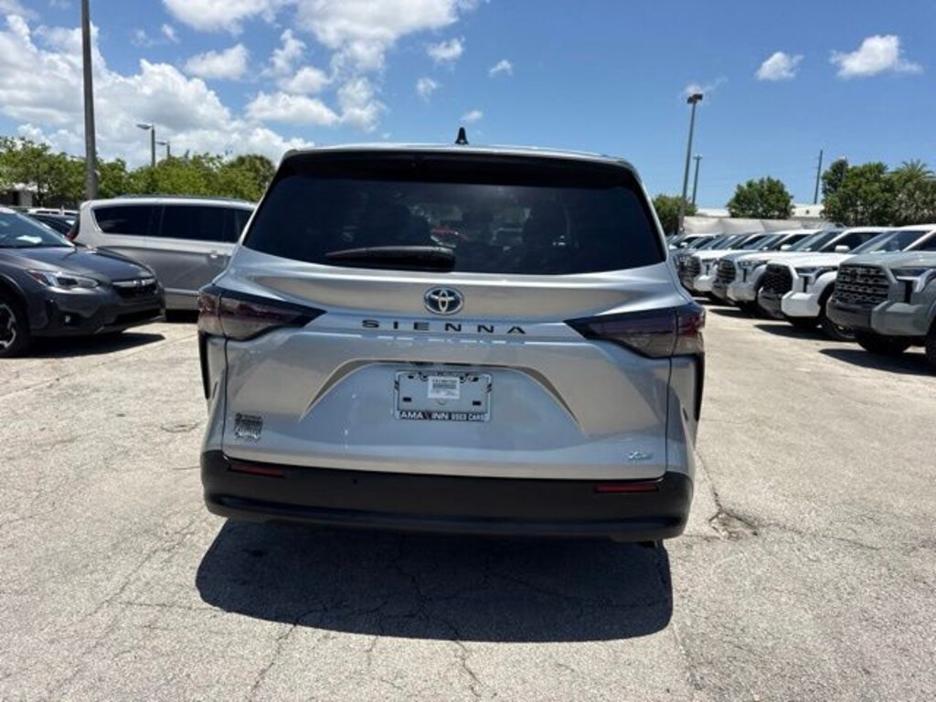 Used 2025 Toyota Sienna XLE 8 Passenger Van Passenger Van
