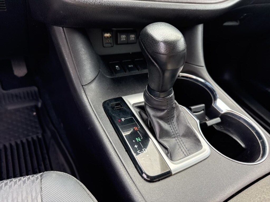 Used 2018 Toyota Highlander LE I4 SUV