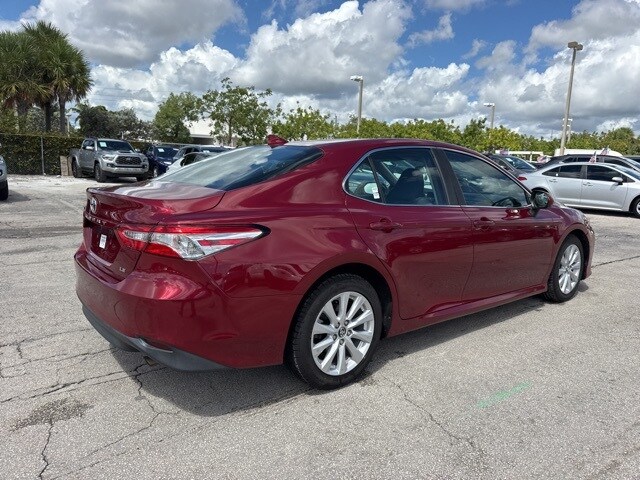 2020 Toyota Camry LE photo 3