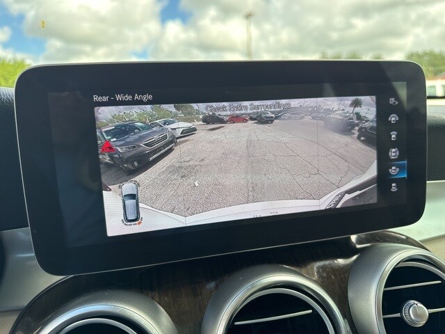 2022 Mercedes Benz GLC 300 photo 4