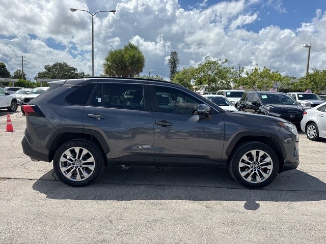 2023 Toyota RAV4 XLE Premium photo 2