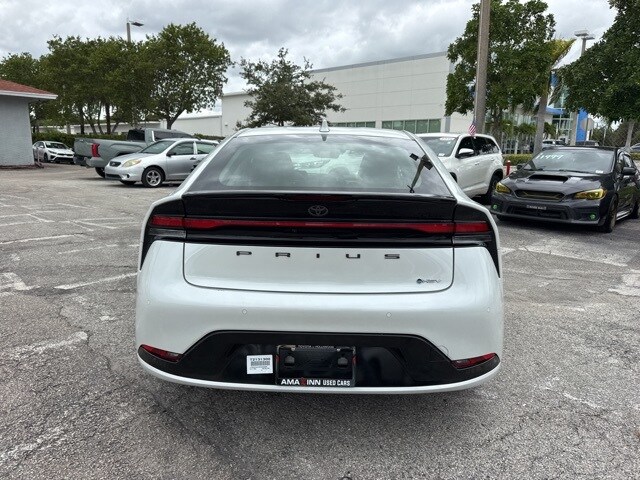 2025 Toyota Prius LE photo 4