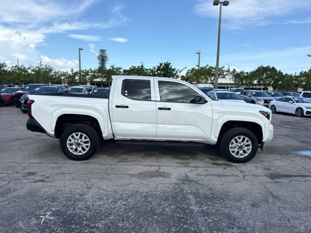 Used 2025 Toyota Tacoma SR Truck Double Cab