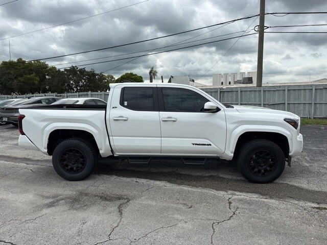 2024 Toyota Tacoma SR5 photo 2