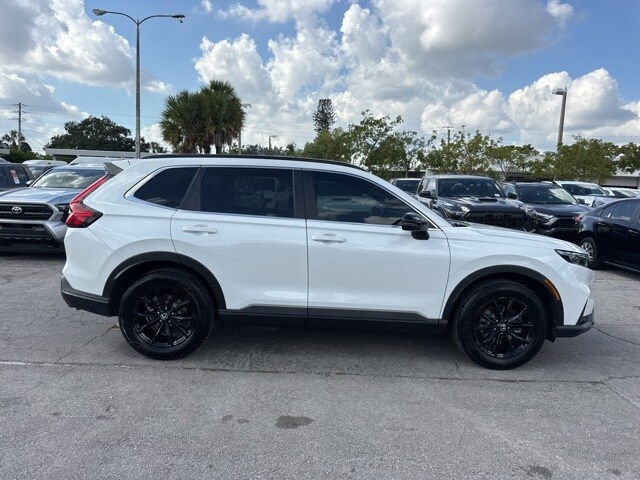 2023 Honda CR-V Hybrid Sport photo 2