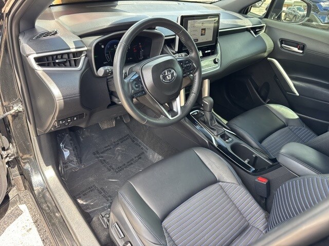 2025 Toyota Corolla Hybrid XSE photo 2