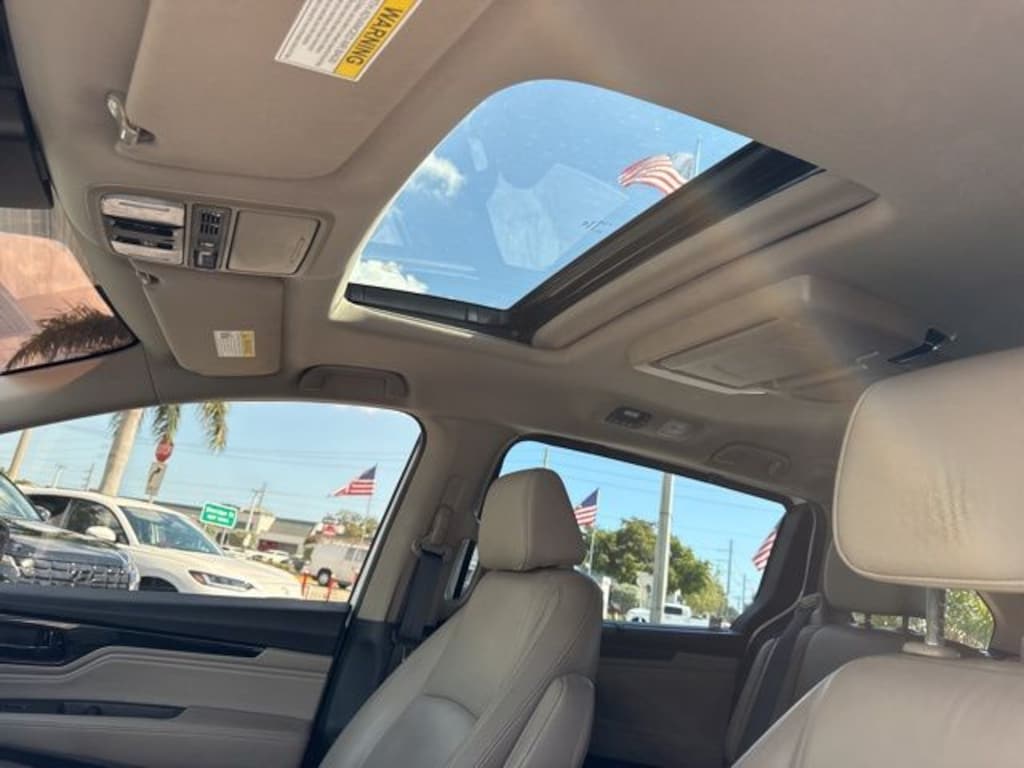 Used 2023 Honda Odyssey Touring Van