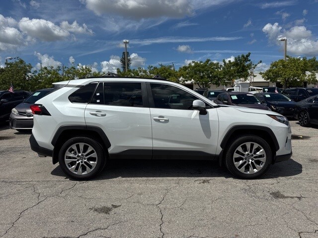 2024 Toyota RAV4 XLE Premium photo 2
