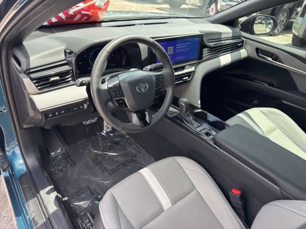 Used 2025 Toyota Camry SE Sedan