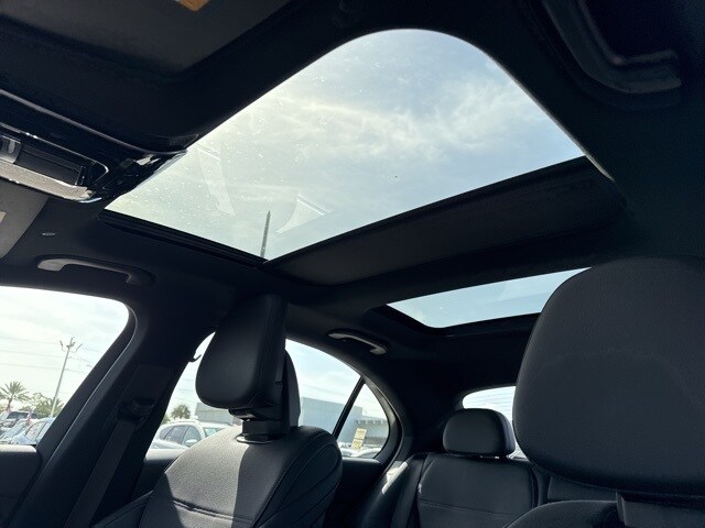 2025 Mercedes Benz C 300 4MATIC photo 3