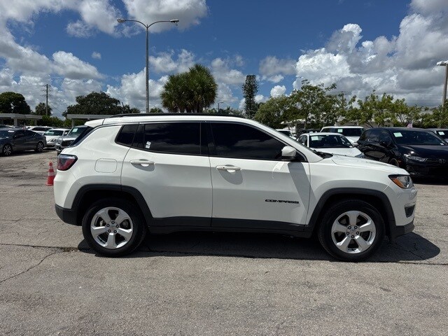 2019 Jeep Compass Latitude photo 2