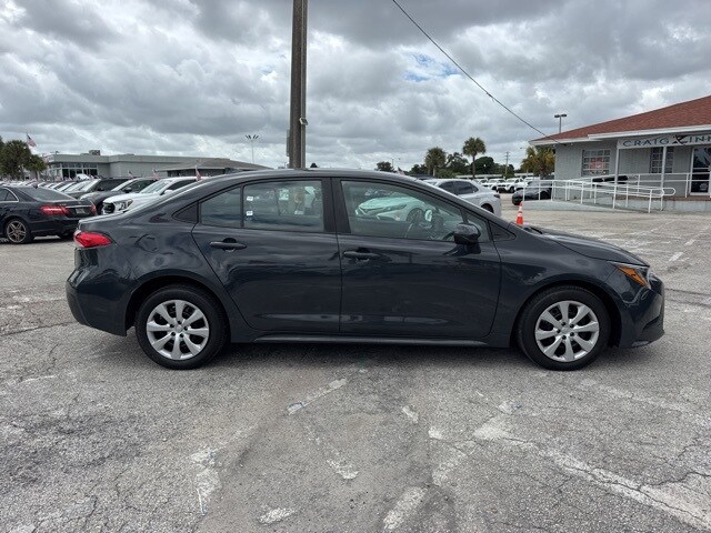 2023 Toyota Corolla LE photo 2