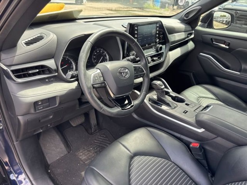 Used 2021 Toyota Highlander XSE SUV