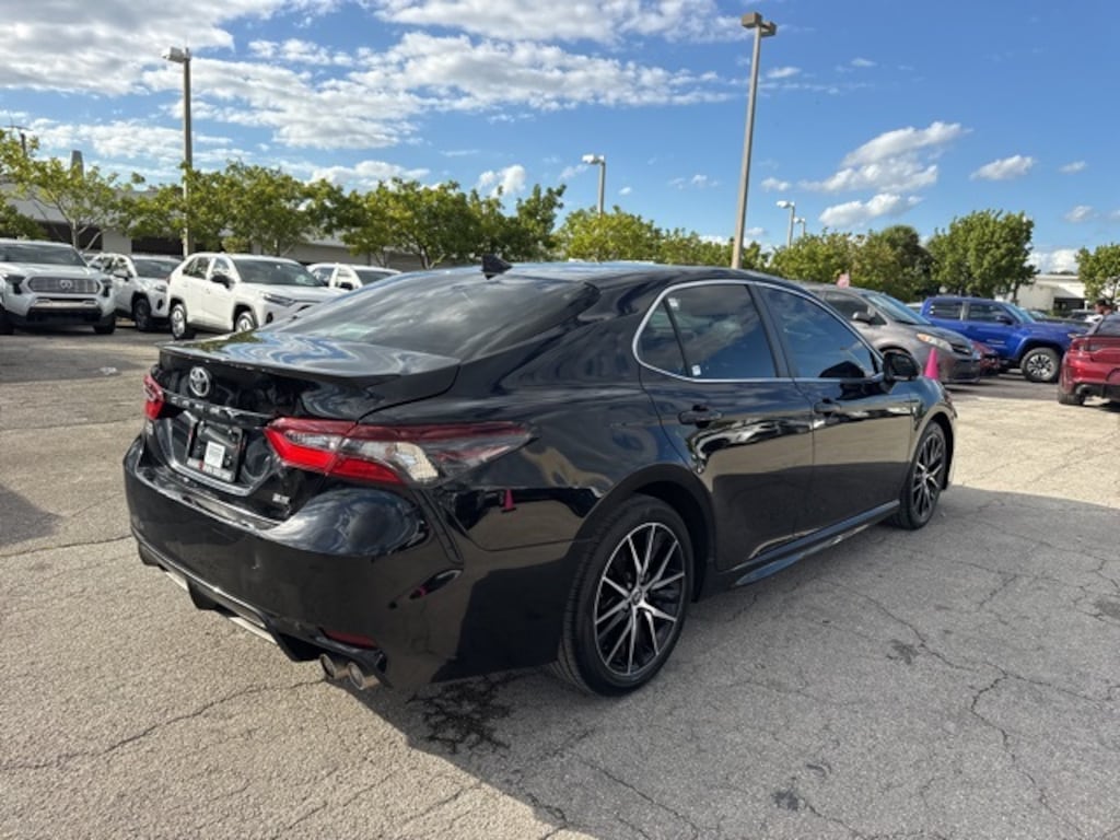 Used 2023 Toyota Camry SE Sedan