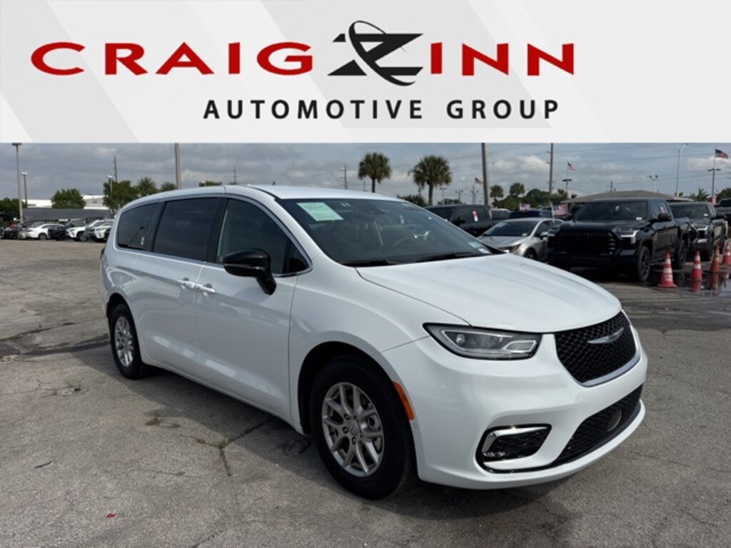 Used 2025 Chrysler Pacifica Select Van Passenger Van