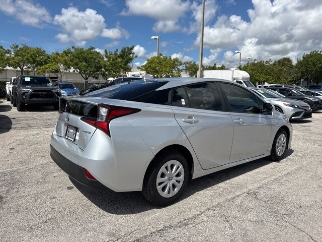 2020 Toyota Prius XLE photo 3