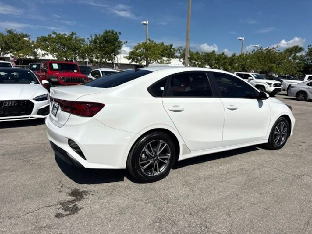 Used 2022 Kia Forte LXS Sedan