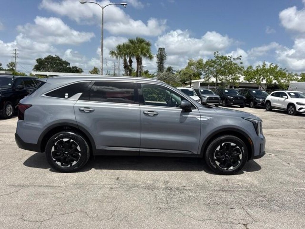 Used 2024 Kia Sorento S SUV