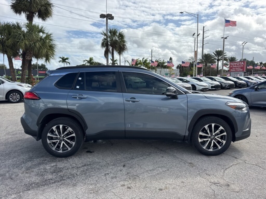 Used 2025 Toyota Corolla Cross XLE SUV
