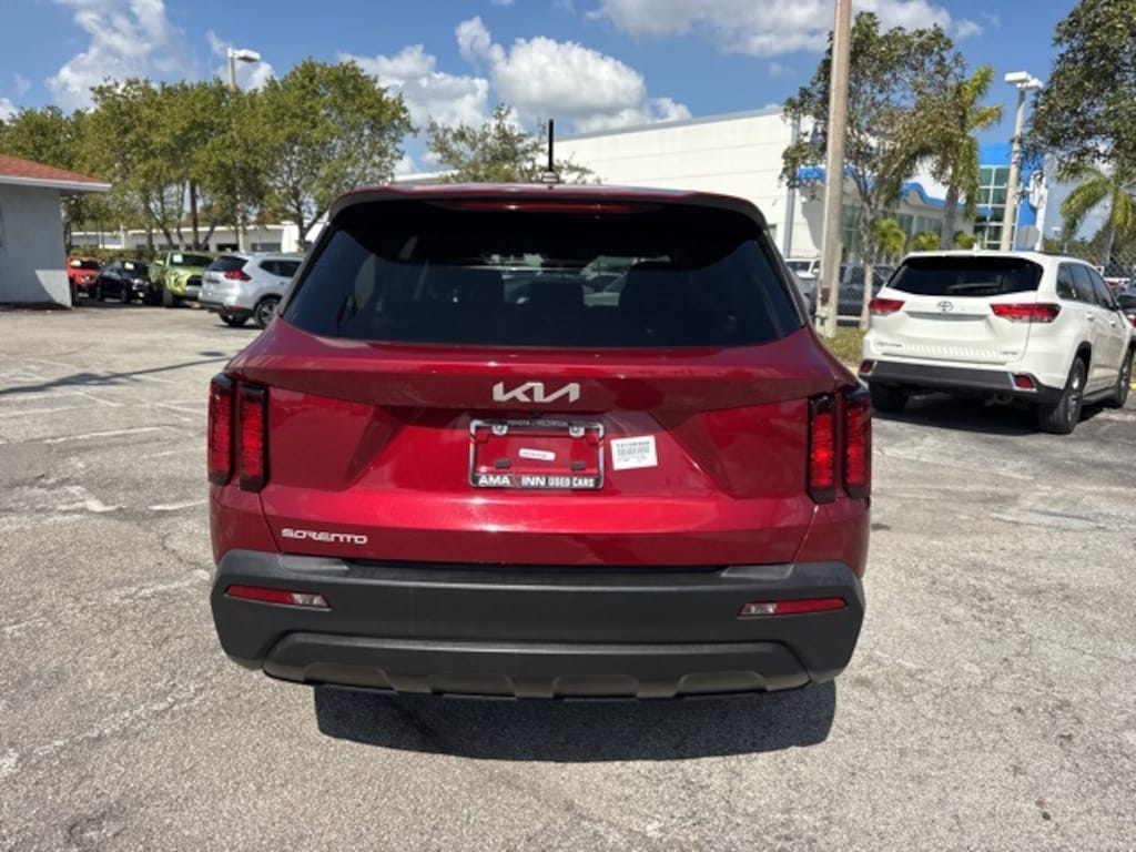 Used 2023 Kia Sorento LX SUV