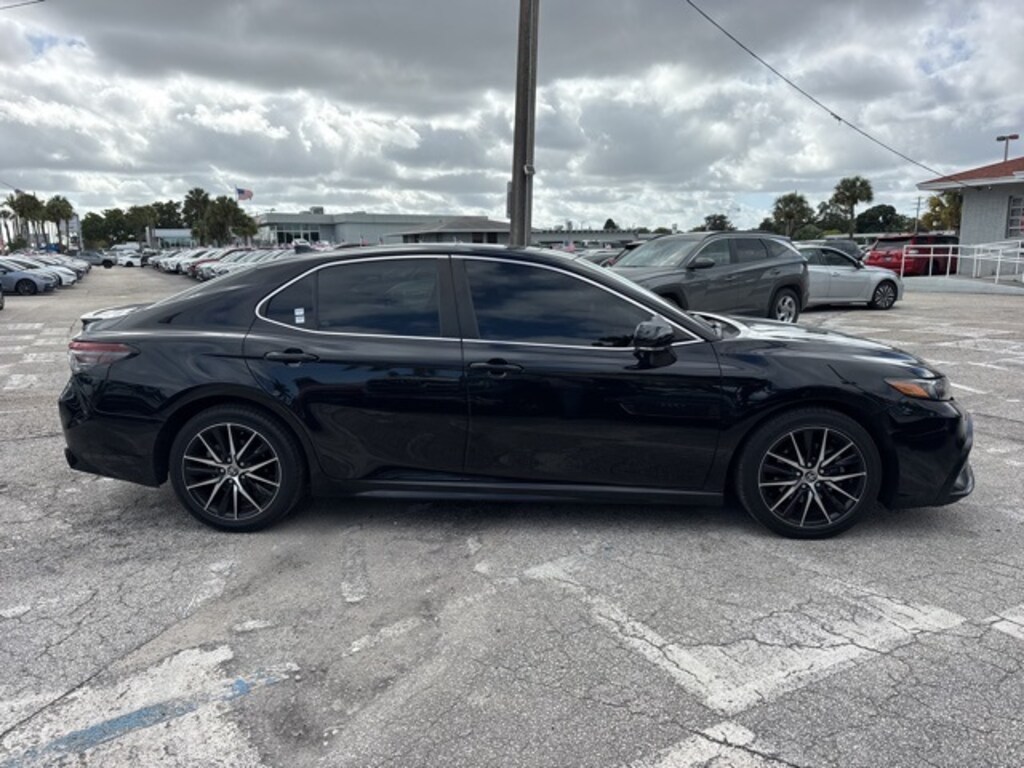 Used 2023 Toyota Camry SE Sedan