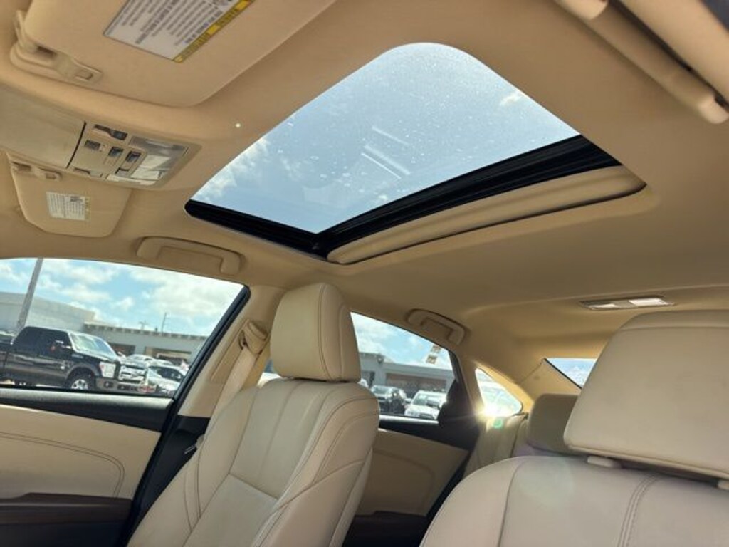 Used 2017 Toyota Avalon Hybrid Limited Sedan