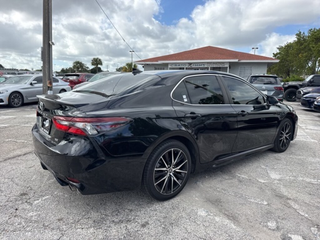 Used 2023 Toyota Camry SE Sedan