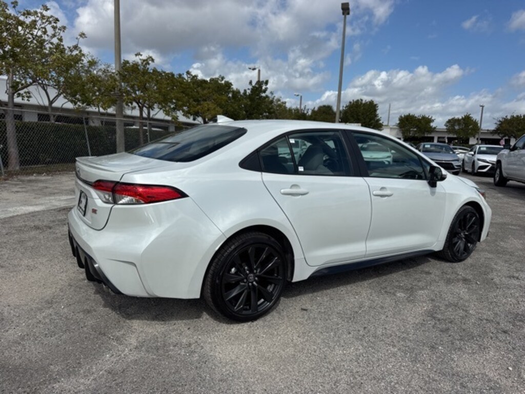 Used 2024 Toyota Corolla SE Sedan
