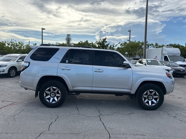 2023 Toyota 4Runner TRD photo 2
