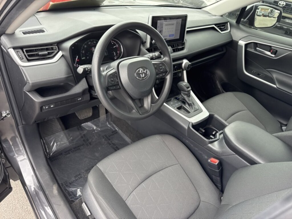 Used 2025 Toyota RAV4 XLE SUV