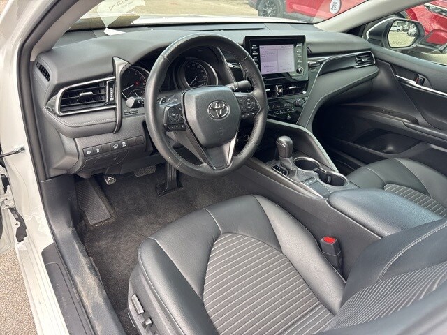 2023 Toyota Camry SE photo 2