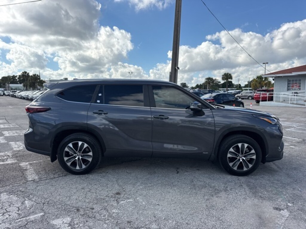 Used 2025 Toyota Highlander Hybrid Limited 25th Edition SUV