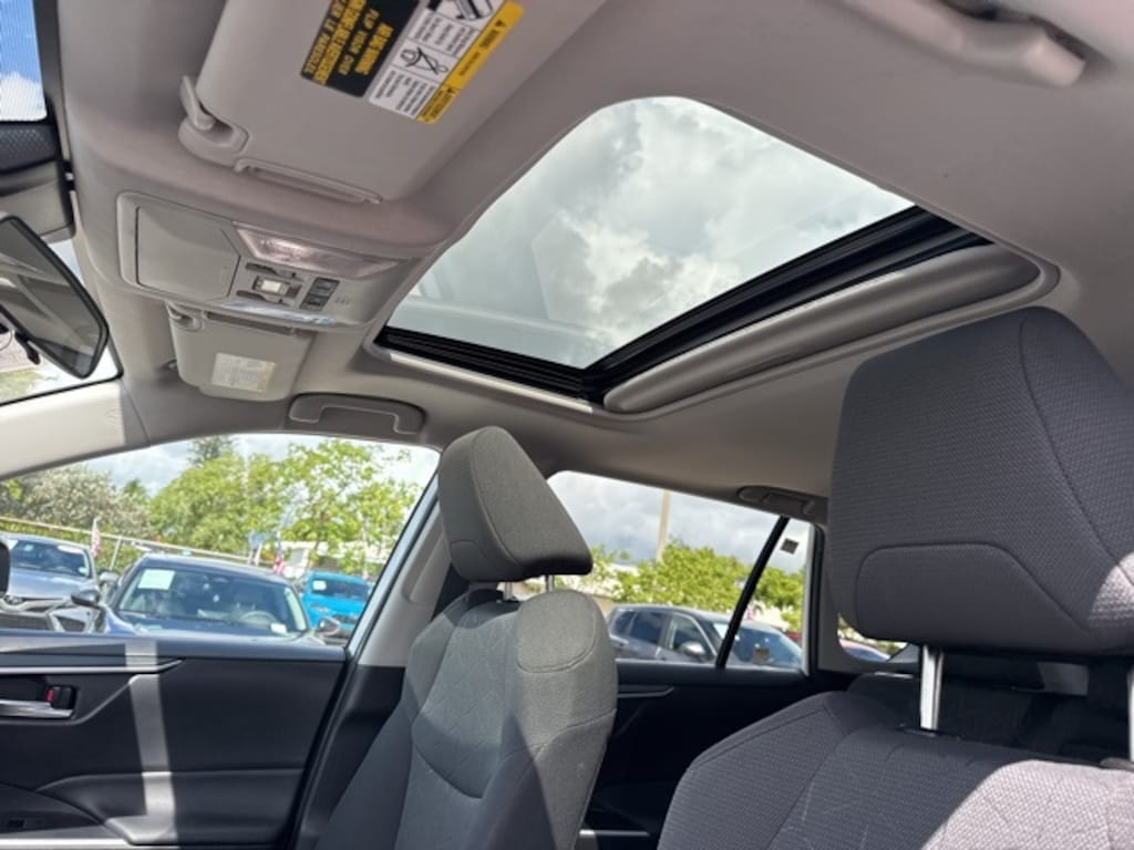 Used 2022 Toyota RAV4 XLE SUV