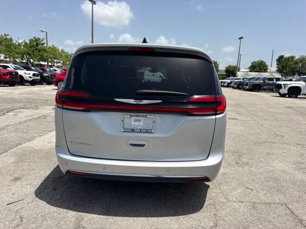 Used 2024 Chrysler Pacifica Touring L Van Passenger Van