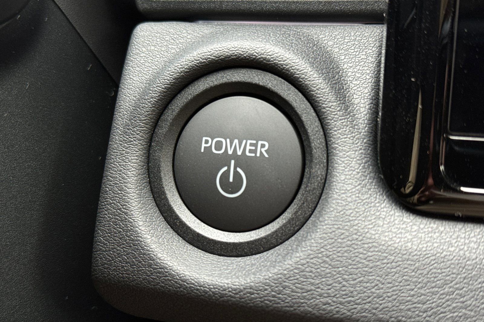 2026 Toyota bZ XLE - Photo 24