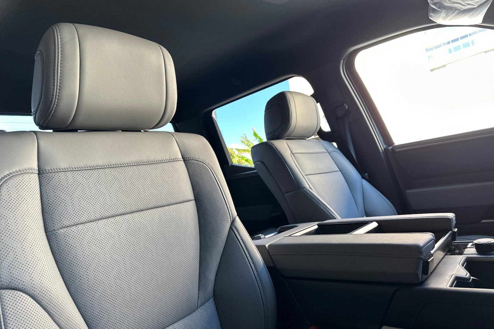 2025 Toyota Tundra Limited - Photo 17