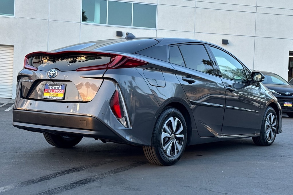 2018 Toyota Prius Prime Plus Premium Advanced photo 4