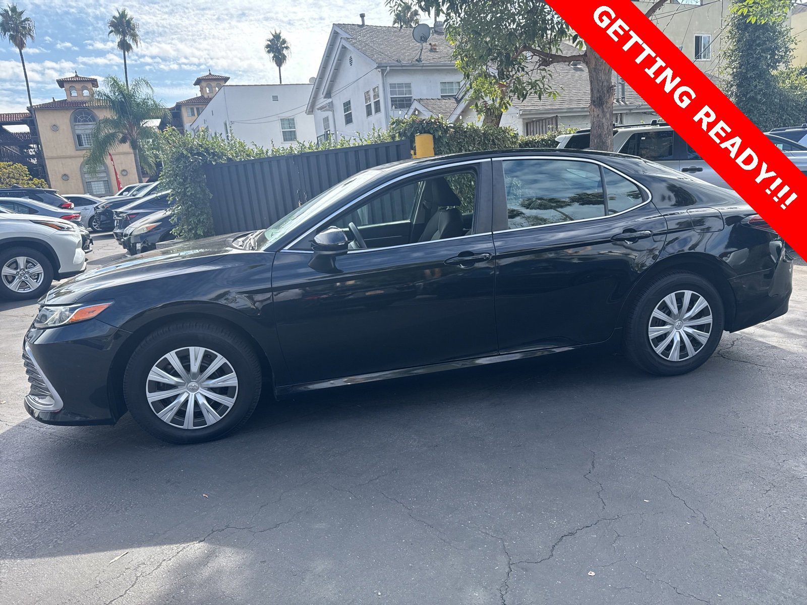 2022 Toyota Camry Hybrid LE photo 3