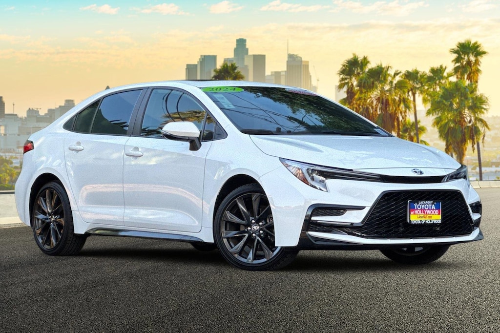 2024 Toyota Corolla Hybrid SE photo 2