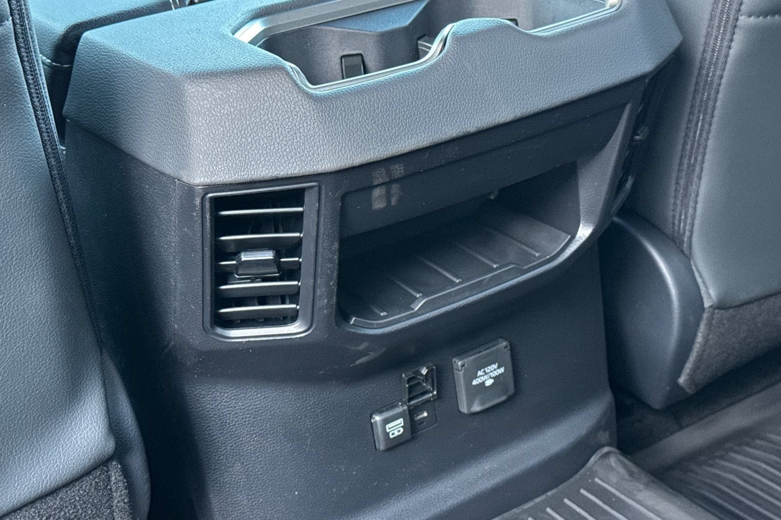 2026 Toyota Tundra Limited - Photo 14