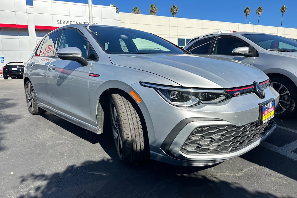 2024 Volkswagen Golf GTI S photo 2