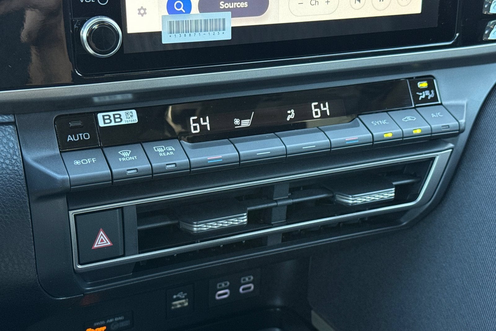 2026 Toyota Camry LE - Photo 23