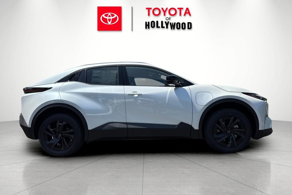 New 2026 Toyota C-HR SE SE AWD