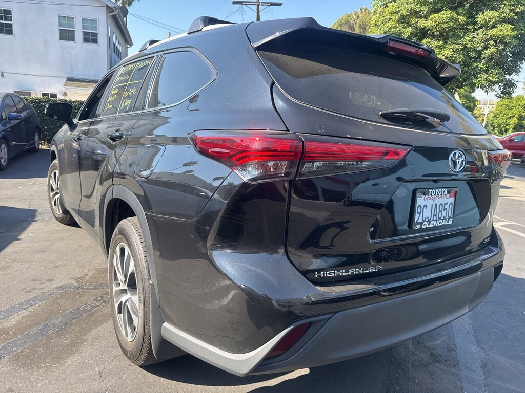 Used 2022 Toyota Highlander XLE SUV